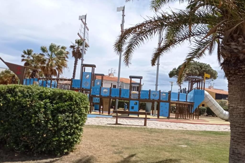 Appartement A 5Mn De La Mer Et Du Village De Noel - Draps Et Serviettes Non Fournis Le Barcares Exterior photo